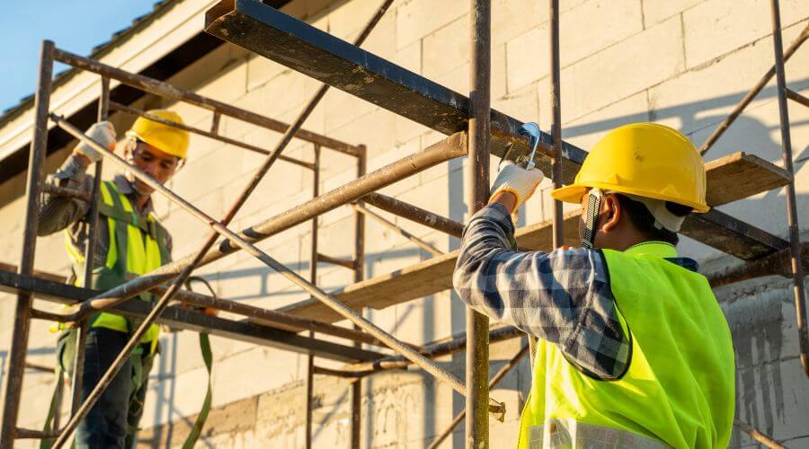 Professional gutter cleaning in Colfax, IN